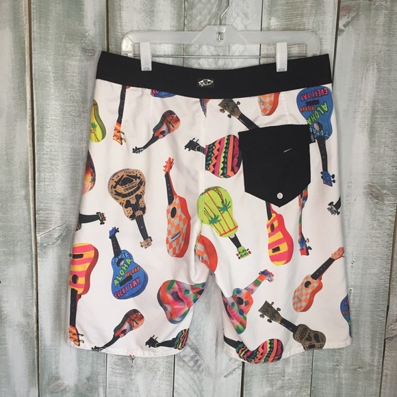 VANS Off The Wall Mens White Guitar Print Board Shorts Swim Trunks Size 32 - Picture 3 of 13